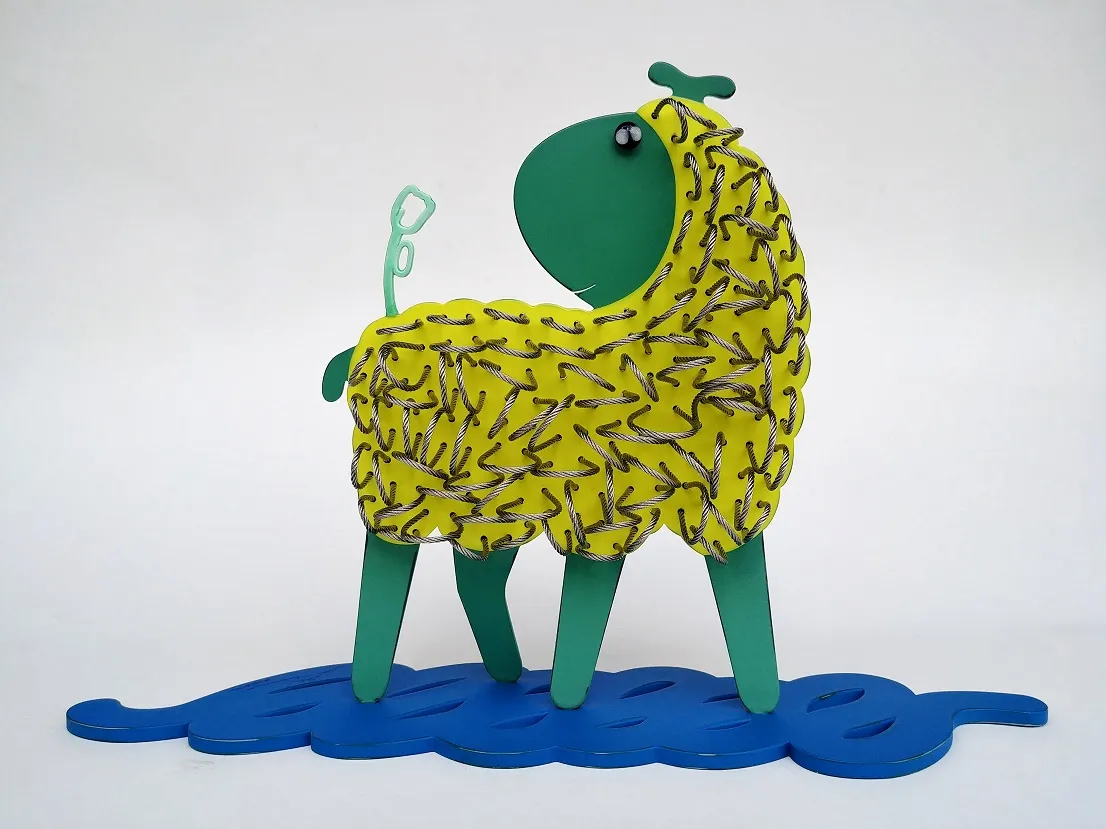Pretty Wind, 35×24×9cm, steel, urethane paint, luminous paint, glass